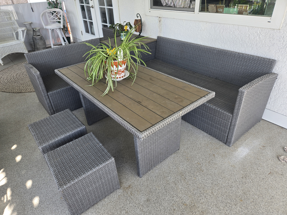 6 Pieces + 19 seperate corner chair