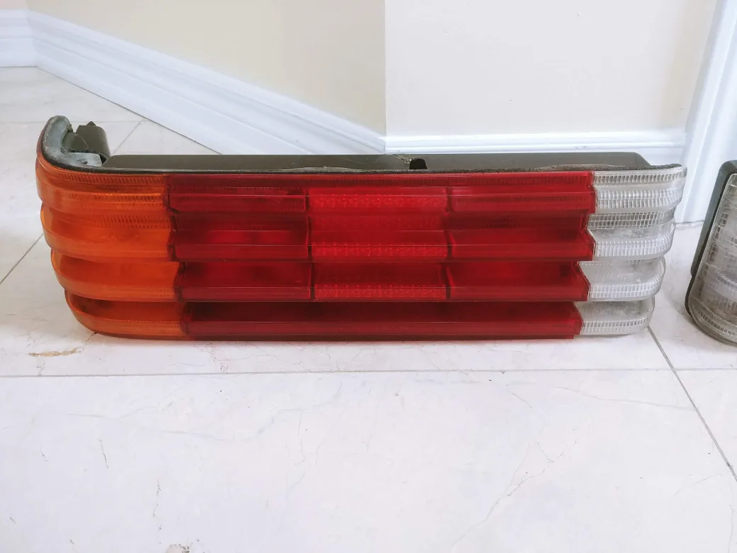 W116 Mercedes Benz OEM  tail lights image indicator(3)