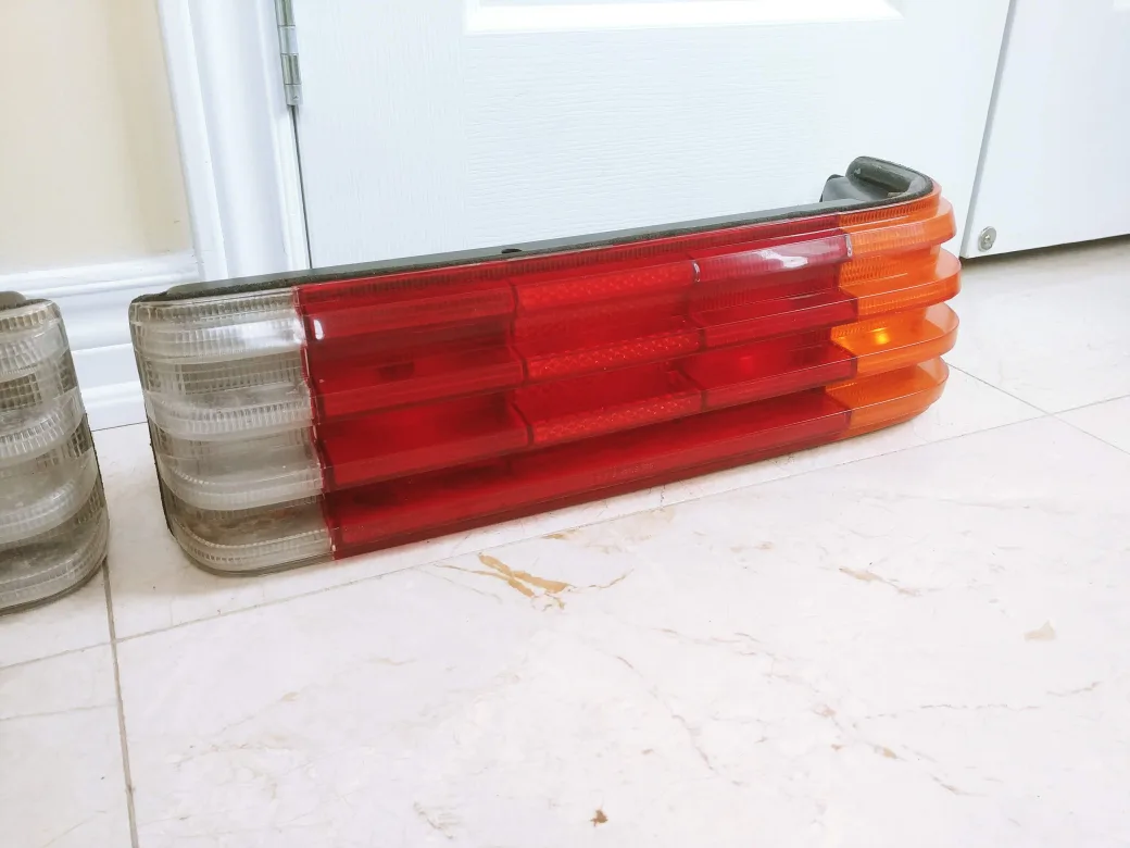 W116 Mercedes Benz OEM  tail lights image indicator(4)