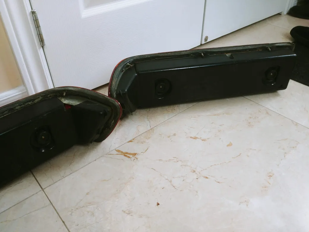 W116 Mercedes Benz OEM  tail lights image indicator(5)