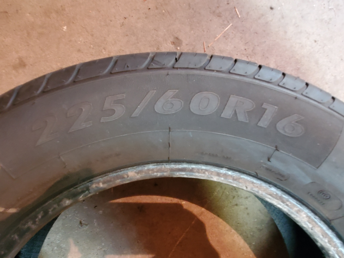 Used 225/60R16 Compasal All-Season Tires - photo 2