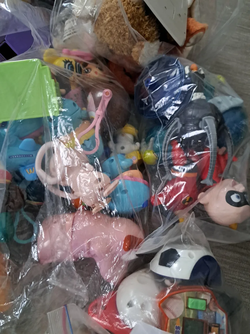 Free toys (Pickup at Richmond Hill L4S) image indicator(7)