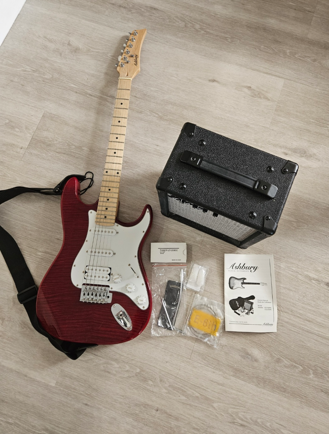 Ashbury Electric Guitar & Amplifier Package - photo 2