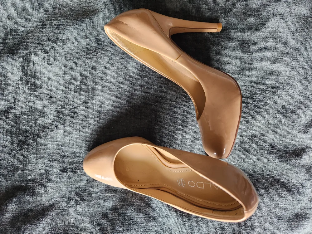 ALDO Nude Patent Leather Heels - Size 37.5 thumbnail