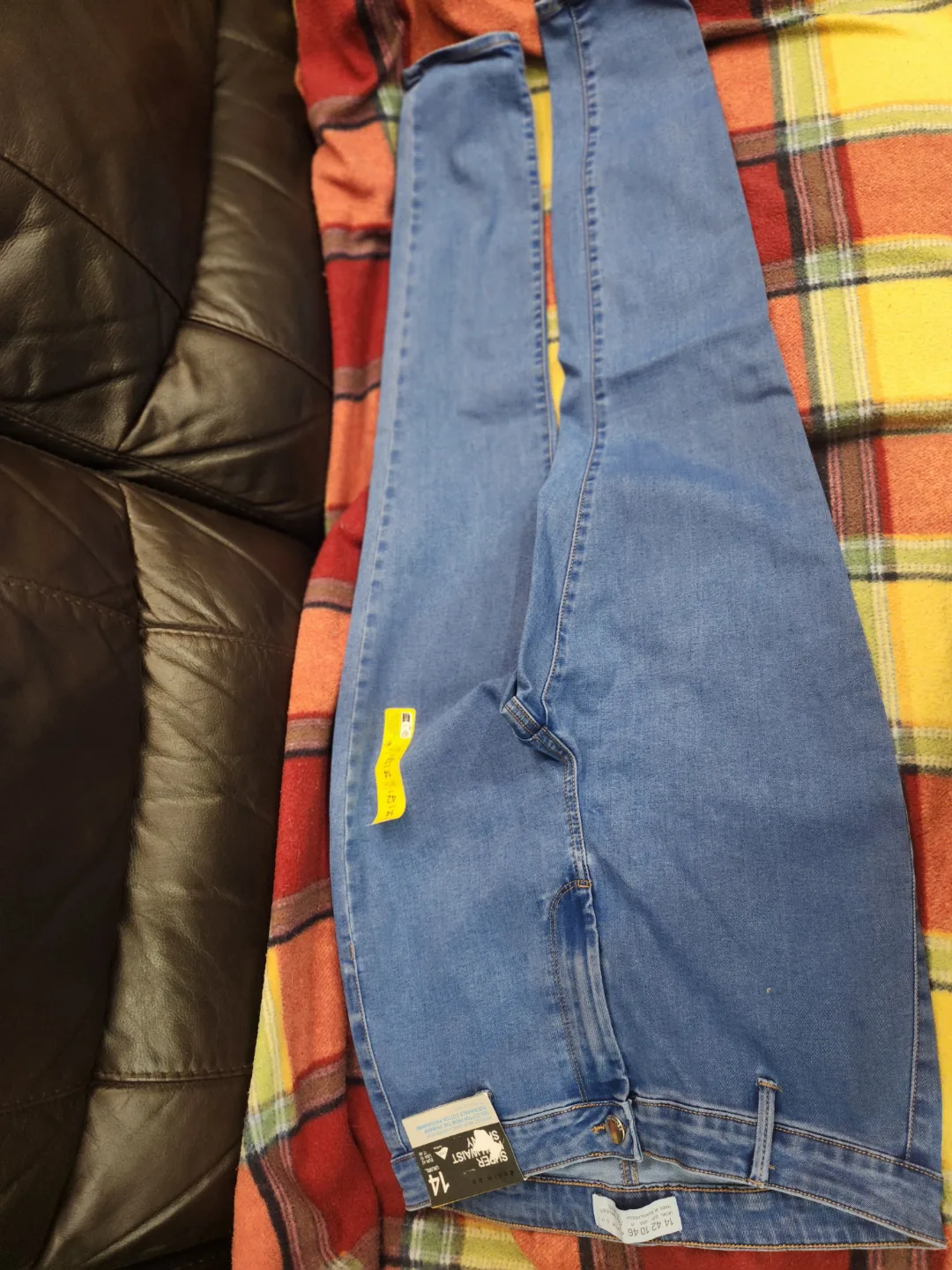 Women's Size 14 Light Wash Skinny Jeans thumbnail