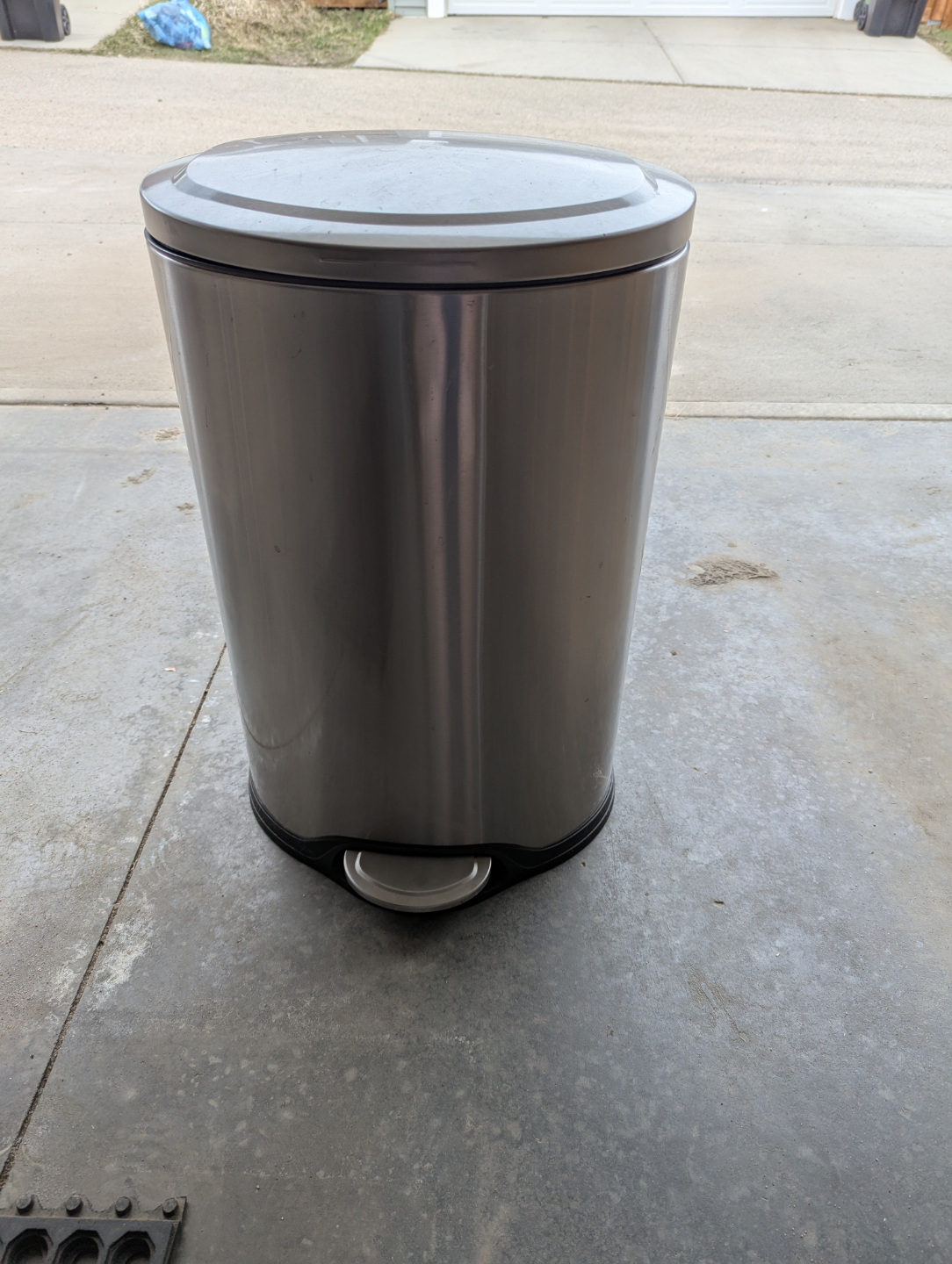 Stainless Steel Step Trash Can 💚