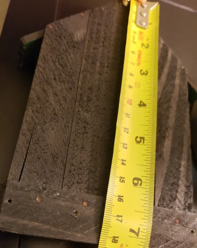 Hand-painted Wooden Key Holder with Musician Design image indicator(3)