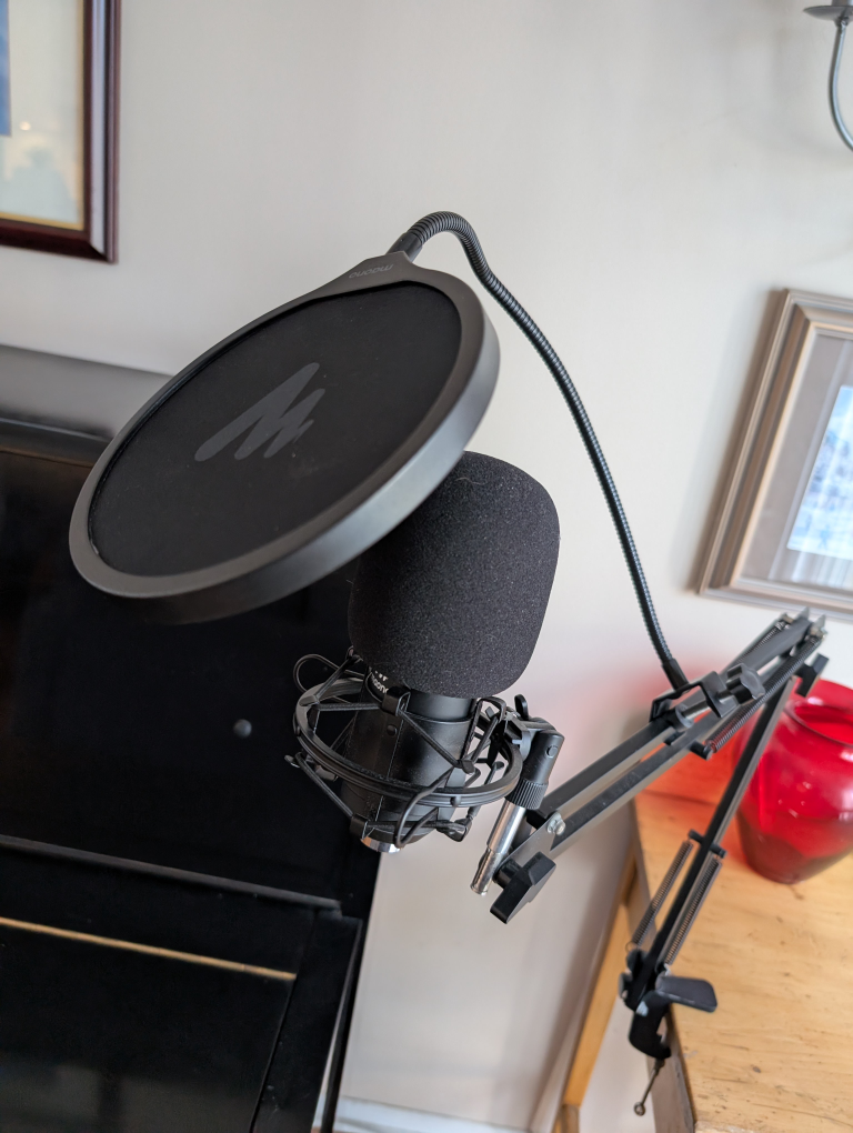 Maono AU-A02 Condenser Microphone with Scissor Arm Stand 💚