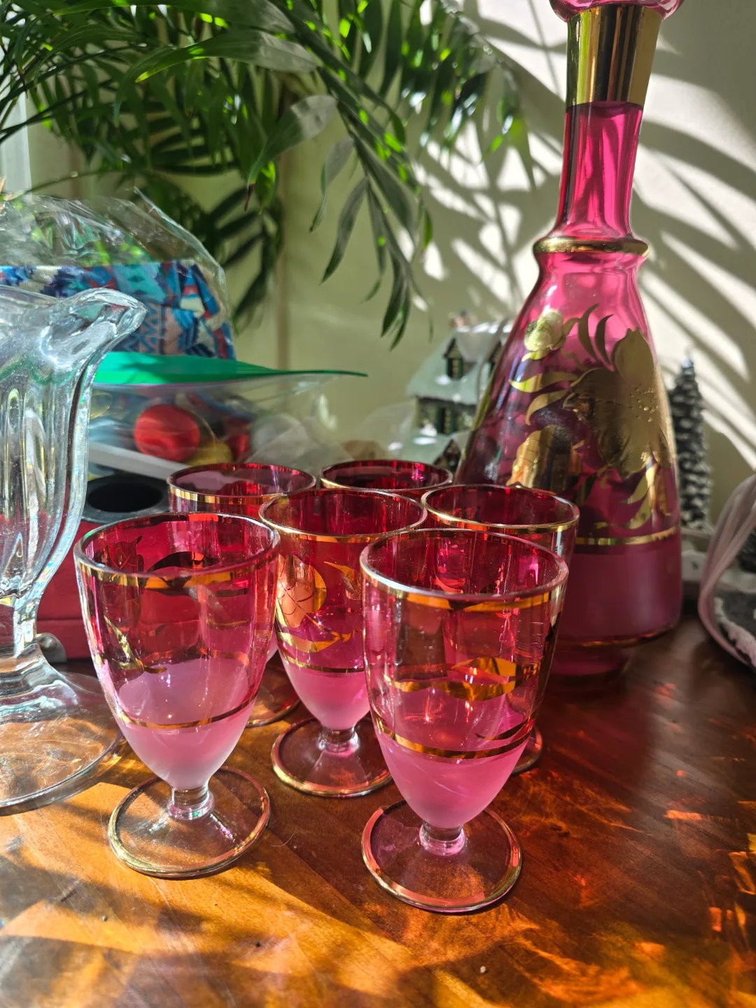💚🌱Vintage Pink Glass Decanter and Shot Glasses Set image indicator(2)