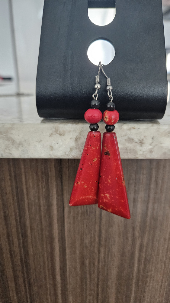 Red and Black Beaded Dangle Earrings - photo 3