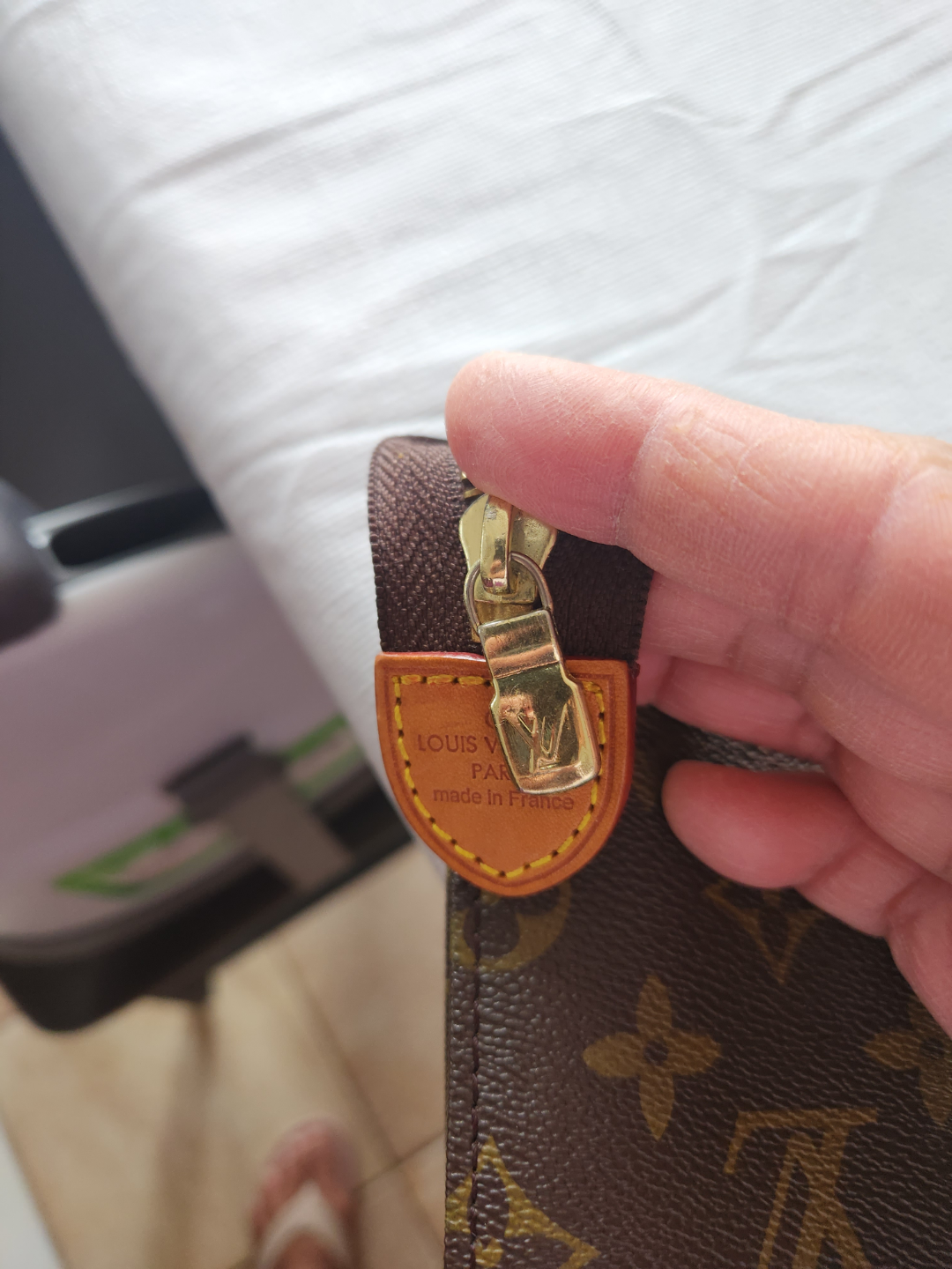 Authentic Louis Vuitton Monogram Cosmetic Pouch - photo 4