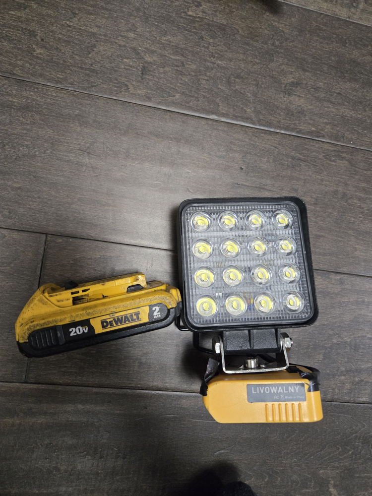 LED Work Light with Dewalt. and 20v Battery  Battery 2ah - photo 2