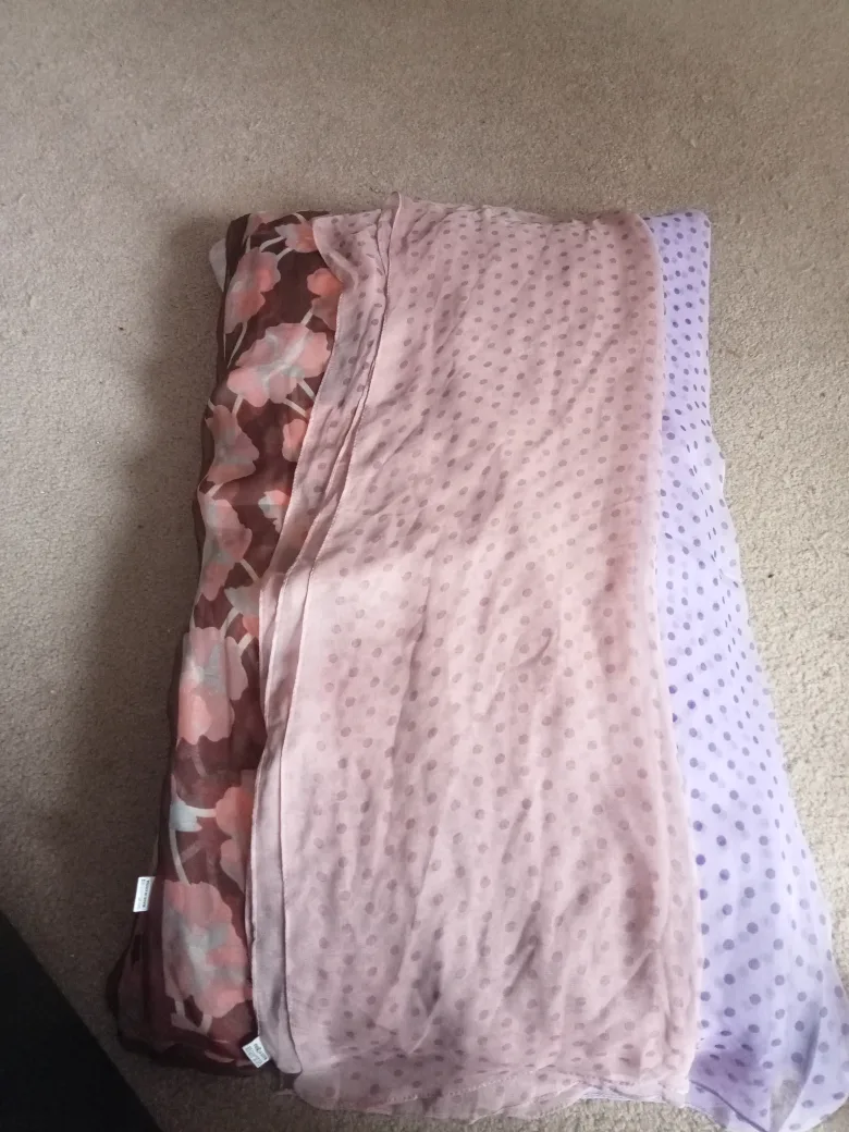 💚 Three Women's Scarves - Floral and Polka Dot image indicator(4)