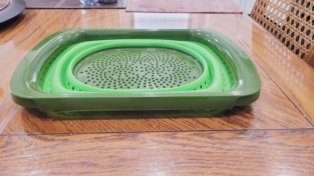 Squish Collapsible Silicone Colander - photo 2