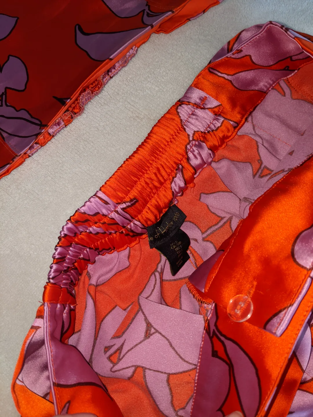 House of Harlow satin 2-piece floral summer set image indicator(3)