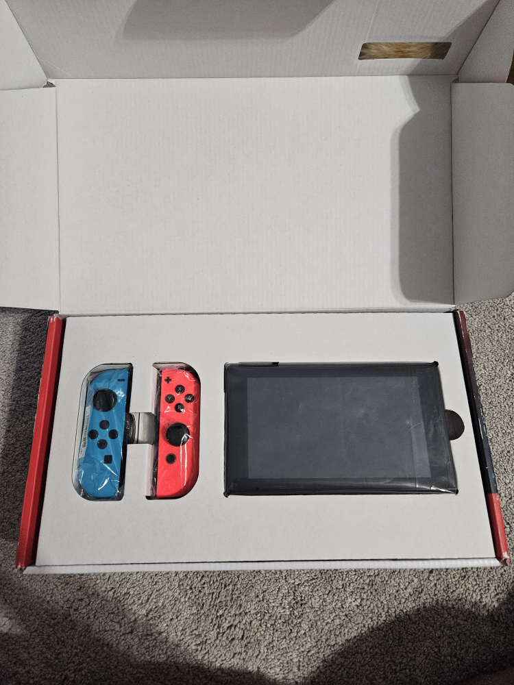 Nintendo  Switch v2 Console Bundle - photo 2