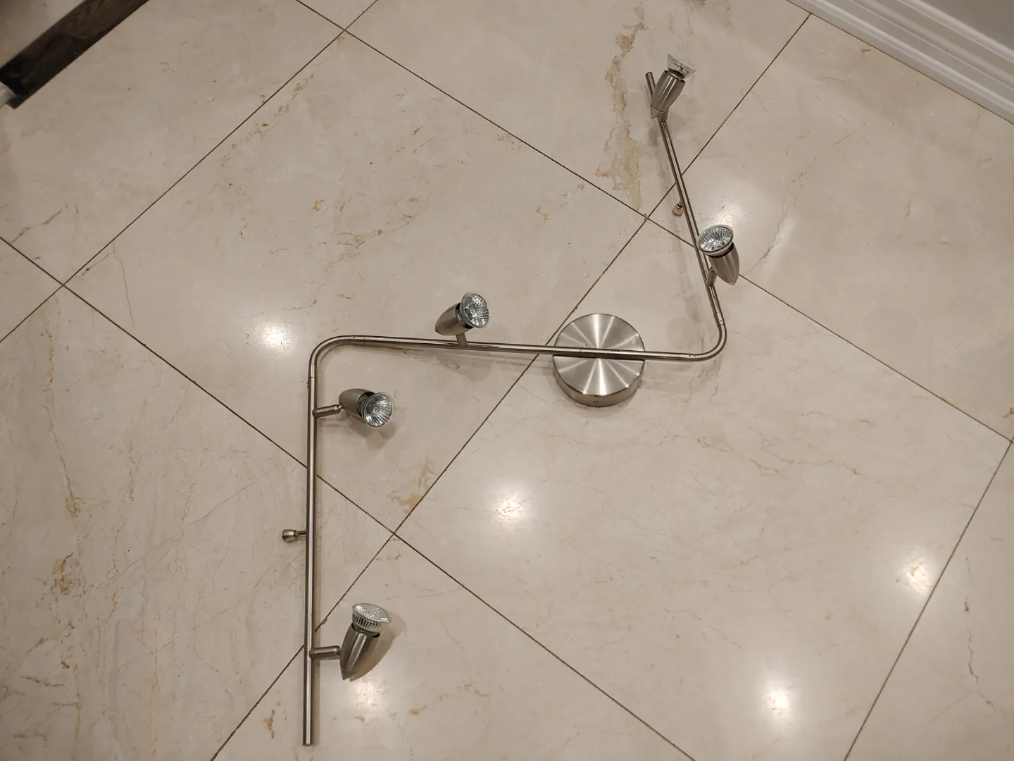 Ceiling Track lighting image indicator(3)