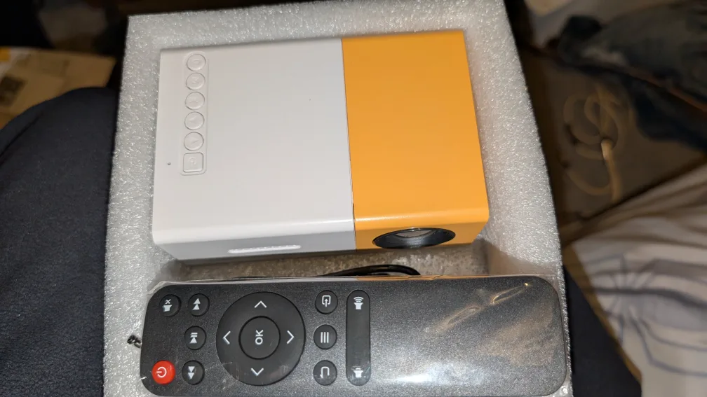 Mini Projector with Remote & Charger thumbnail