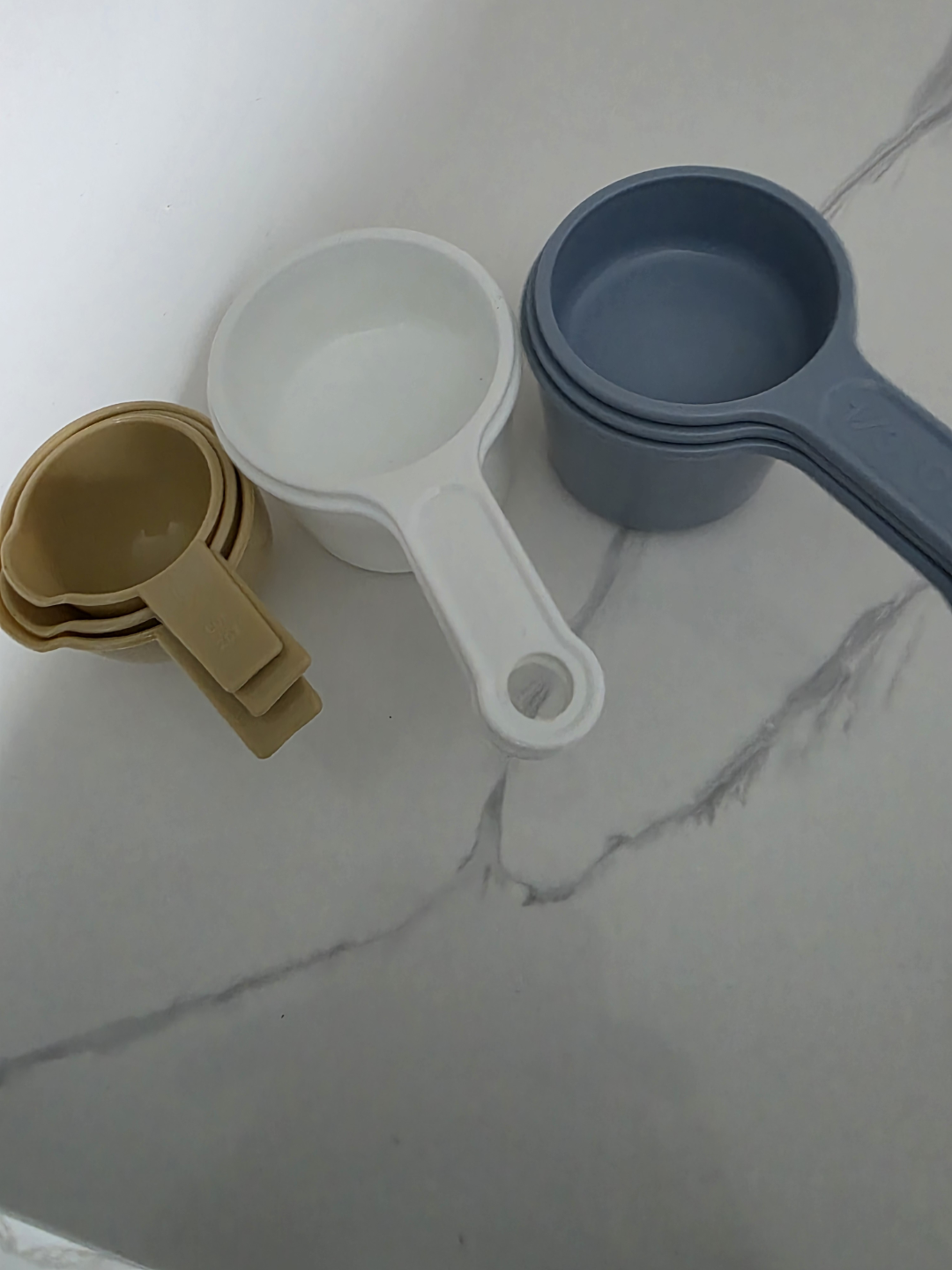 Set of 3 Plastic Measuring Cups  💚