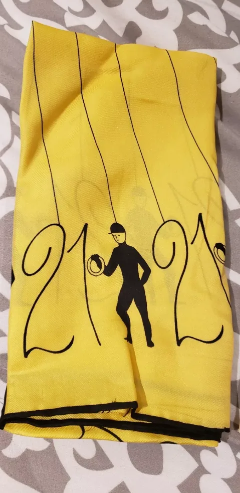 21 Club Collectible Set: Scarves & Tote Bag image indicator(3)