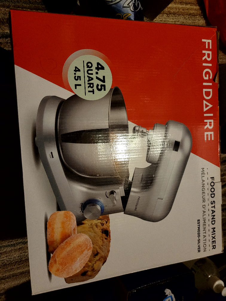 Frigidaire 4.75 Quart Food Stand Mixer - Silver