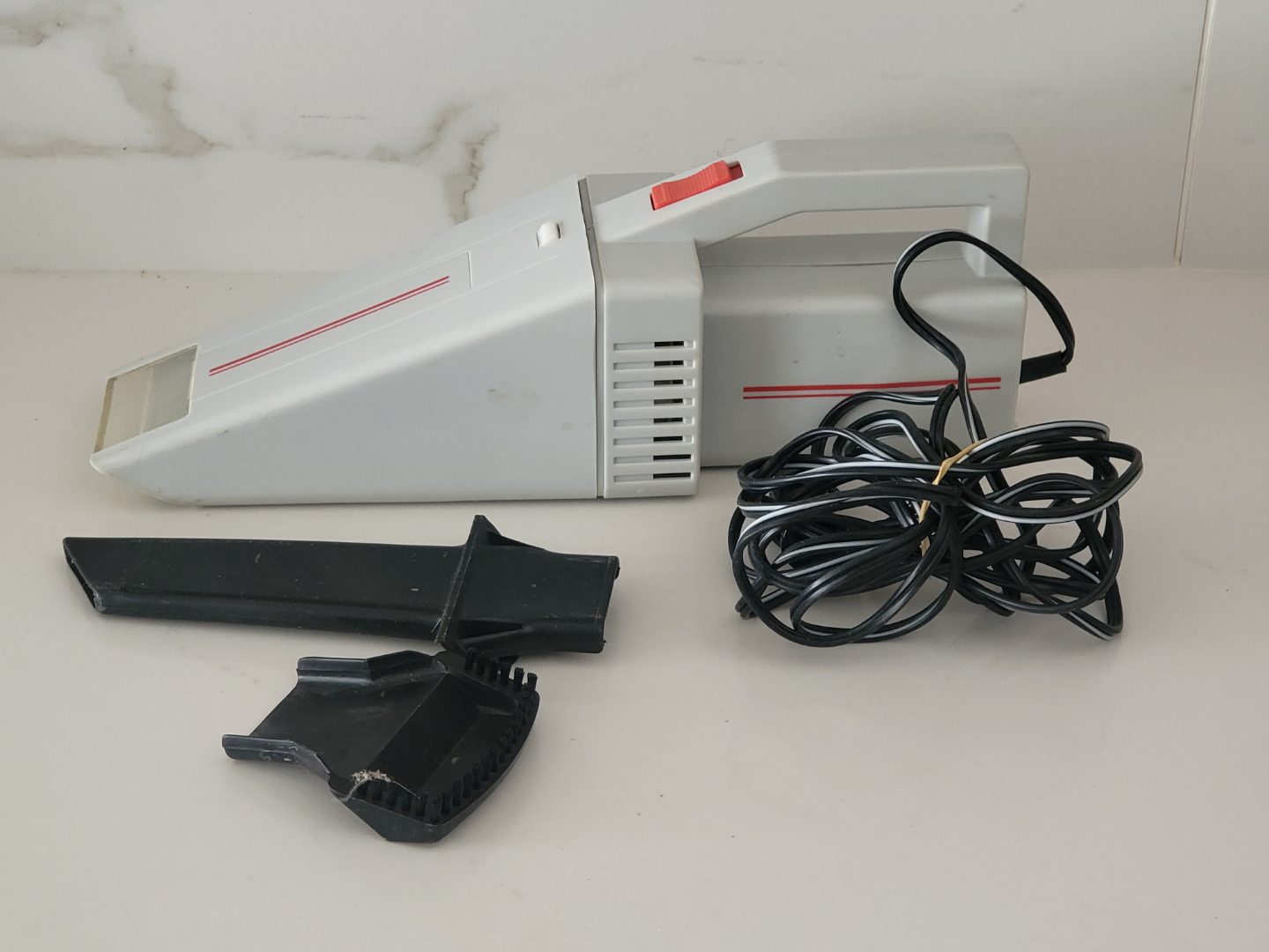 Vintage Auto Vacuum Cleaner with Built-in Light - photo 4