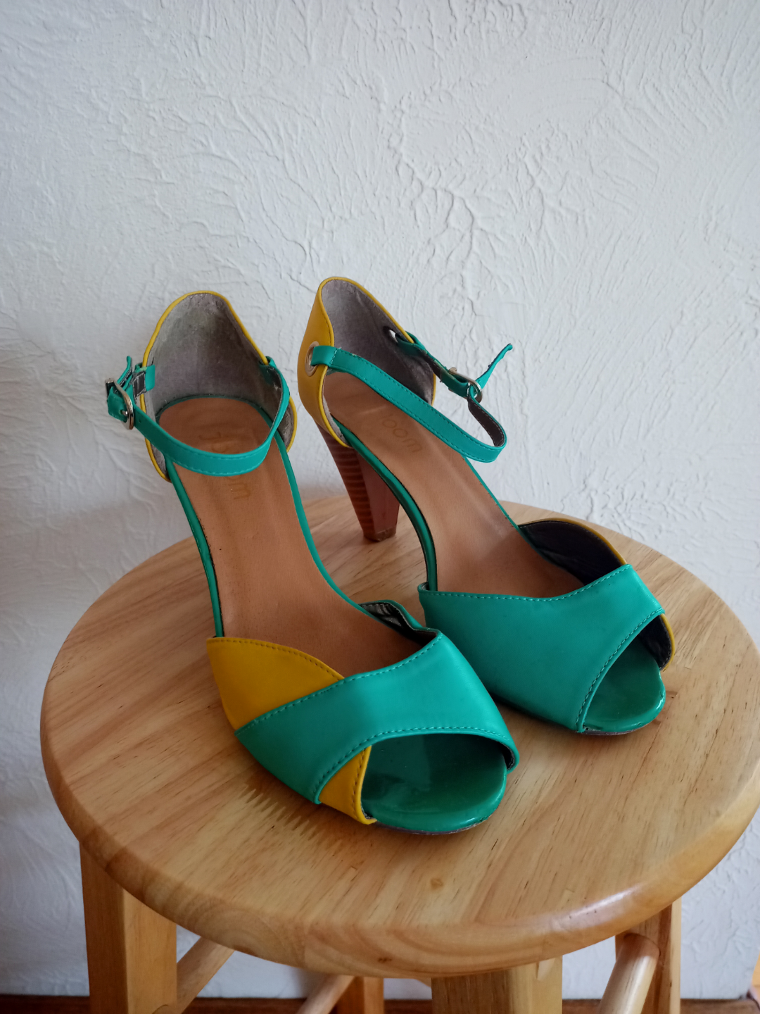 Women's Two-Tone Yellow and Teal Open-Toe Heels