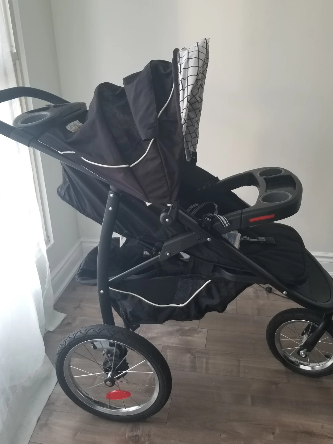Graco Jogging Stroller and SnugRide Infant Car Seat - photo 2