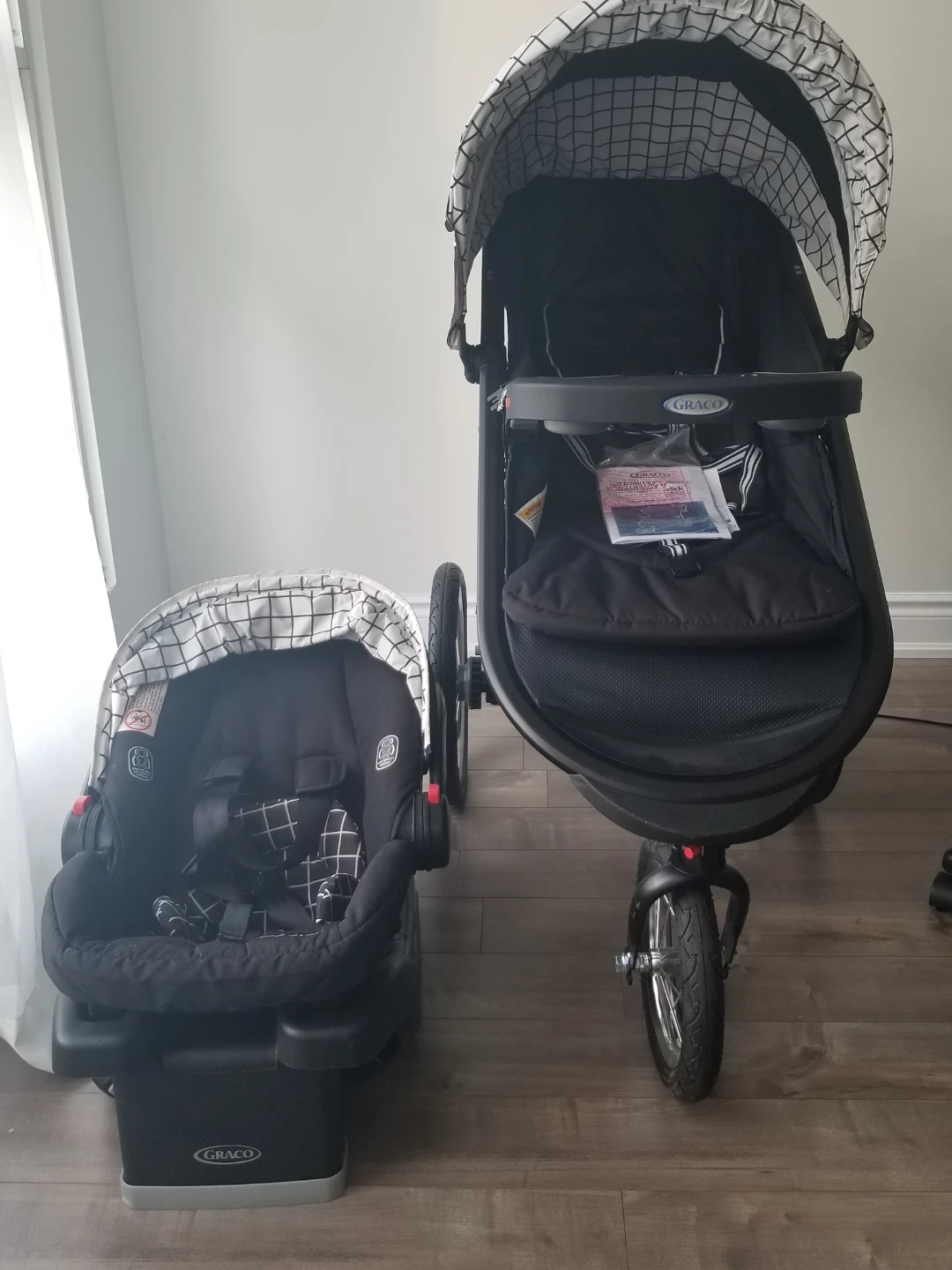 Graco Jogging Stroller and SnugRide Infant Car Seat - photo 5