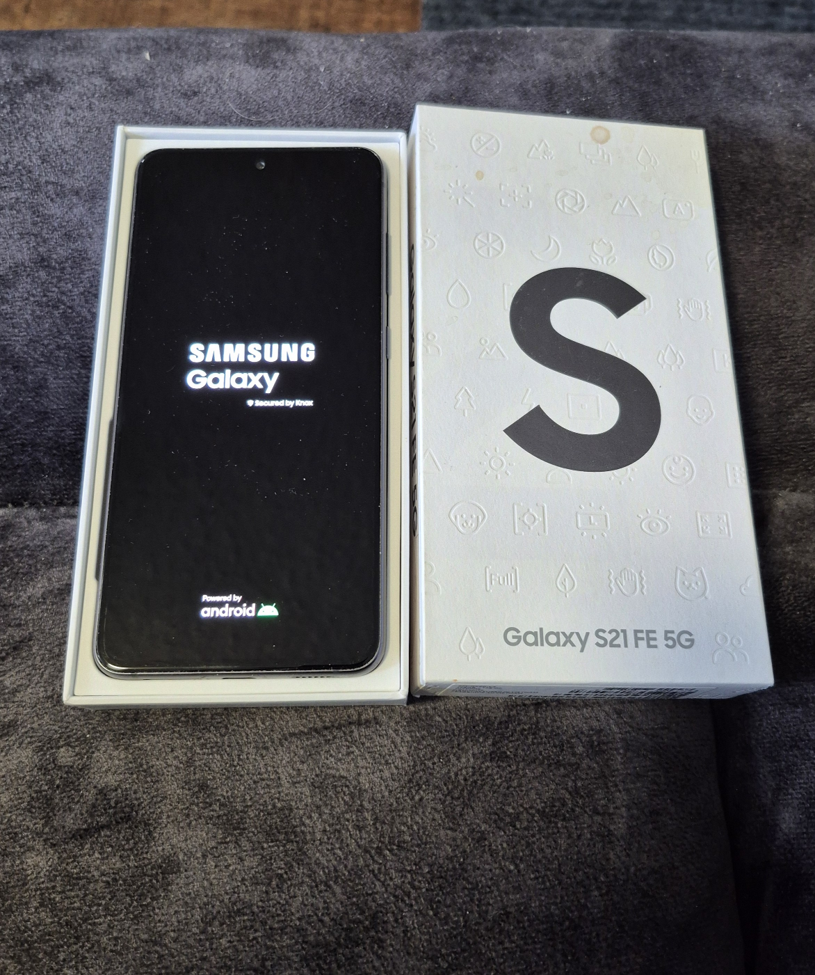 Samsung Galaxy S21 FE 5G - Like New