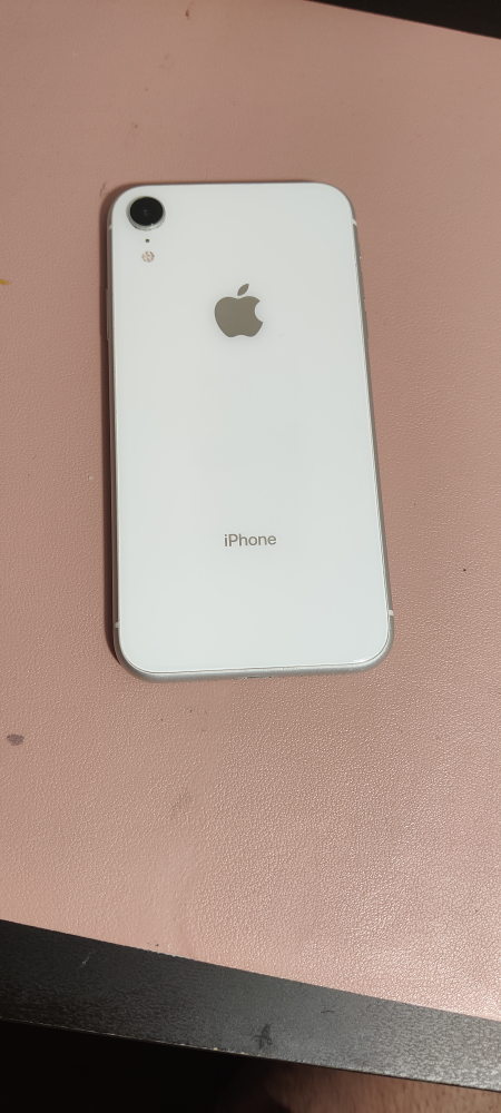 iPhone Xr - photo 2