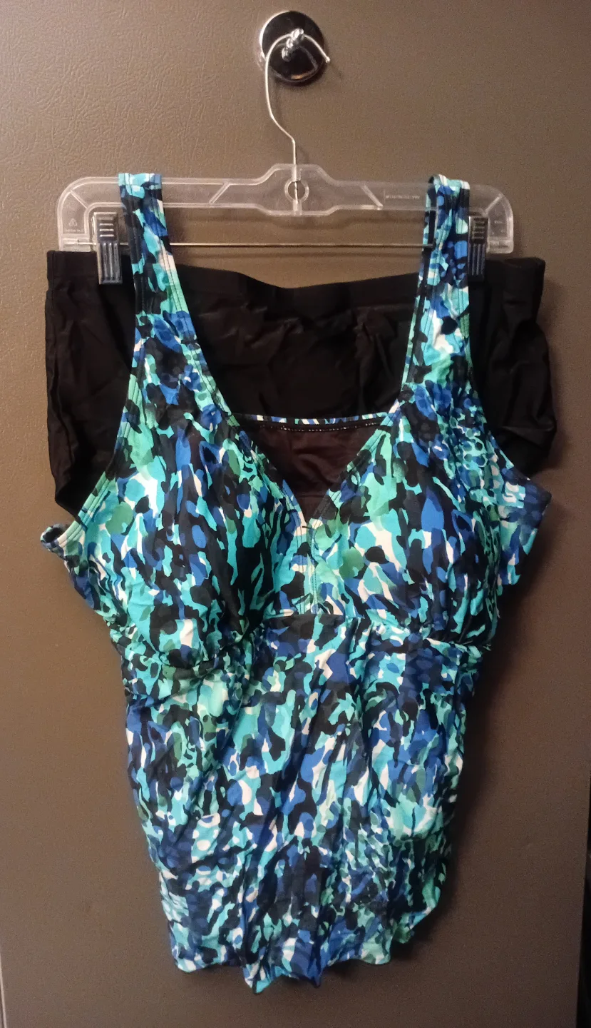 NEW!   LULU HATHAWAY Plus Size Tankini Swimsuit image indicator(8)