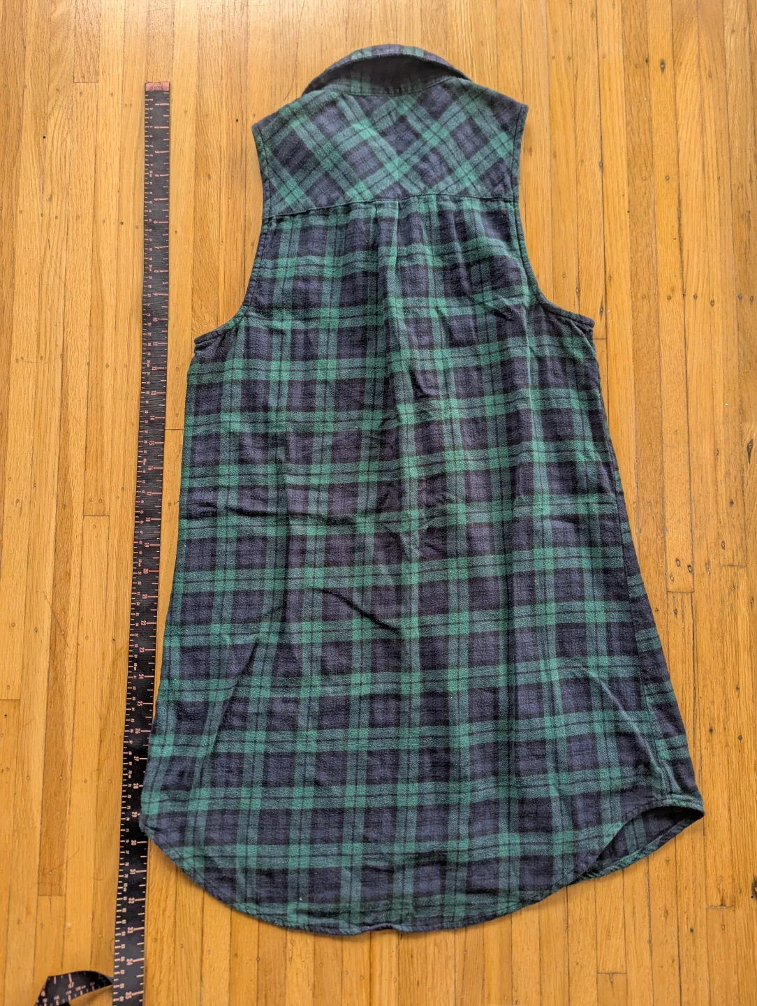 Forever 21 Green Plaid Flannel Sleeveless Shirt - Size Small image indicator(3)