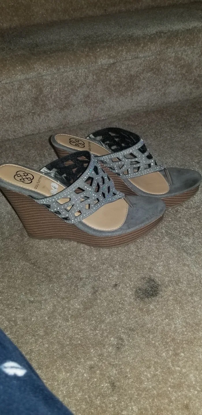 Summer Wedges Size 8 thumbnail