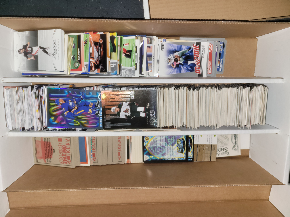 approximately 10,000 sports cards - photo 2