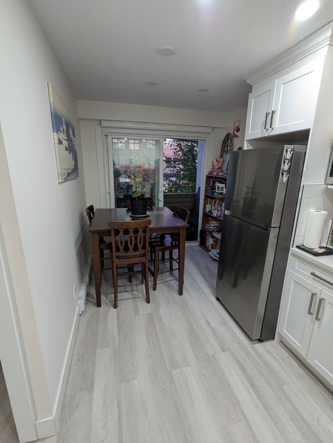 Dark Brown Kitchen Table and Four Chairs Set - photo 4