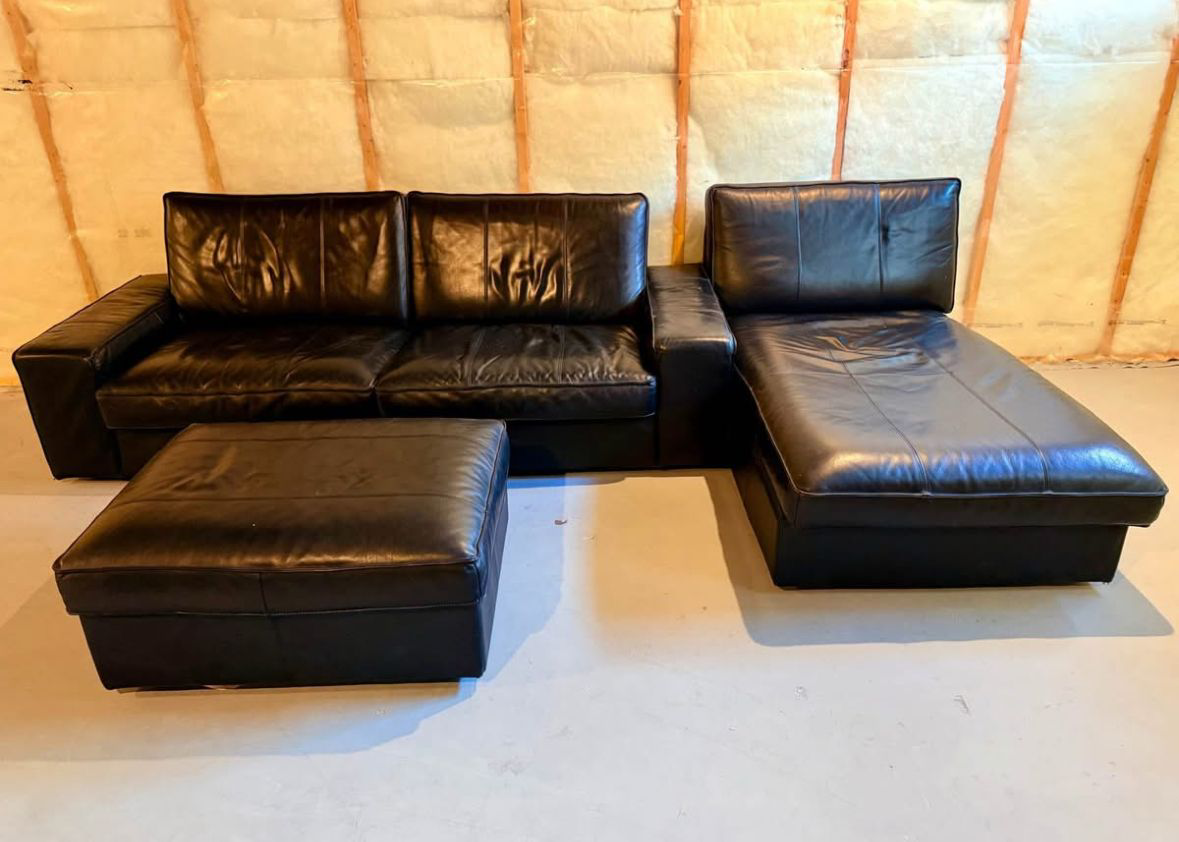 Black Leather Sectional Sofa with Ottoman - photo 3
