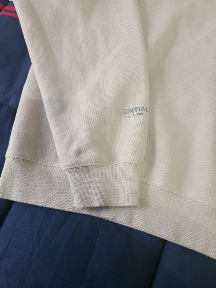 Essentials Sweatshirt - Size M - photo 3