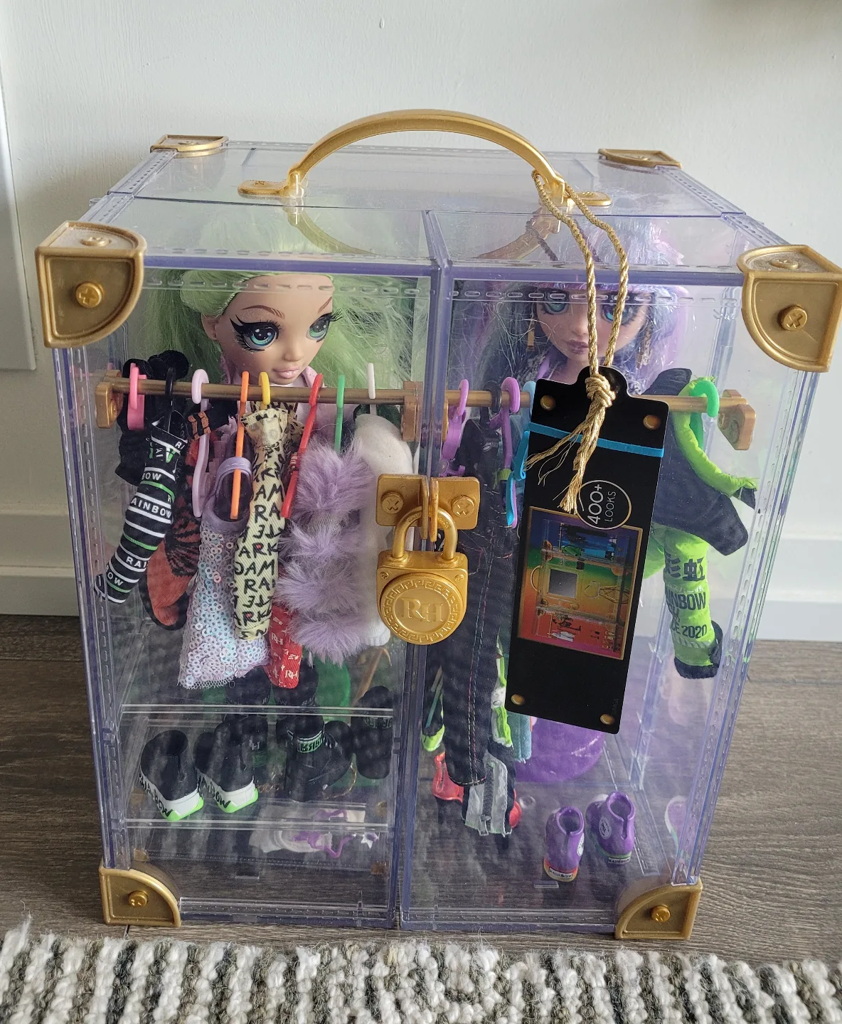 Rainbow High Dolls Fashion Set with Accessories image indicator(2)