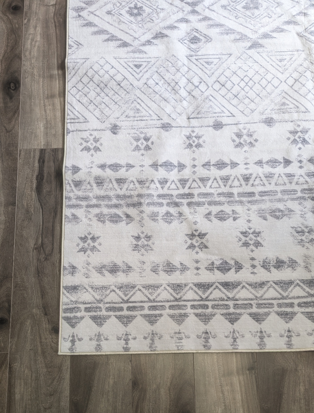 Grey and White Geometric Area Rug - photo 2
