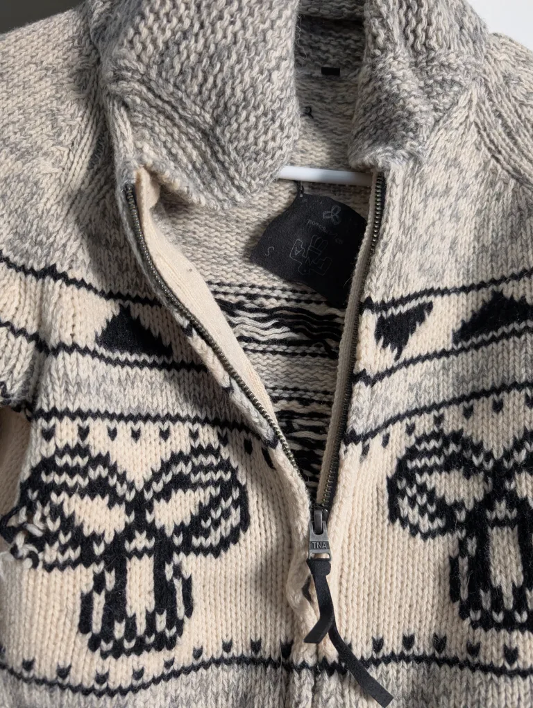 TNA - 100% Lambwool sweater image indicator(2)