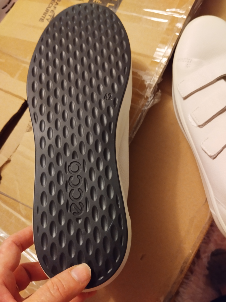 Ecco Women's White Leather Sneakers Size 6 - photo 3