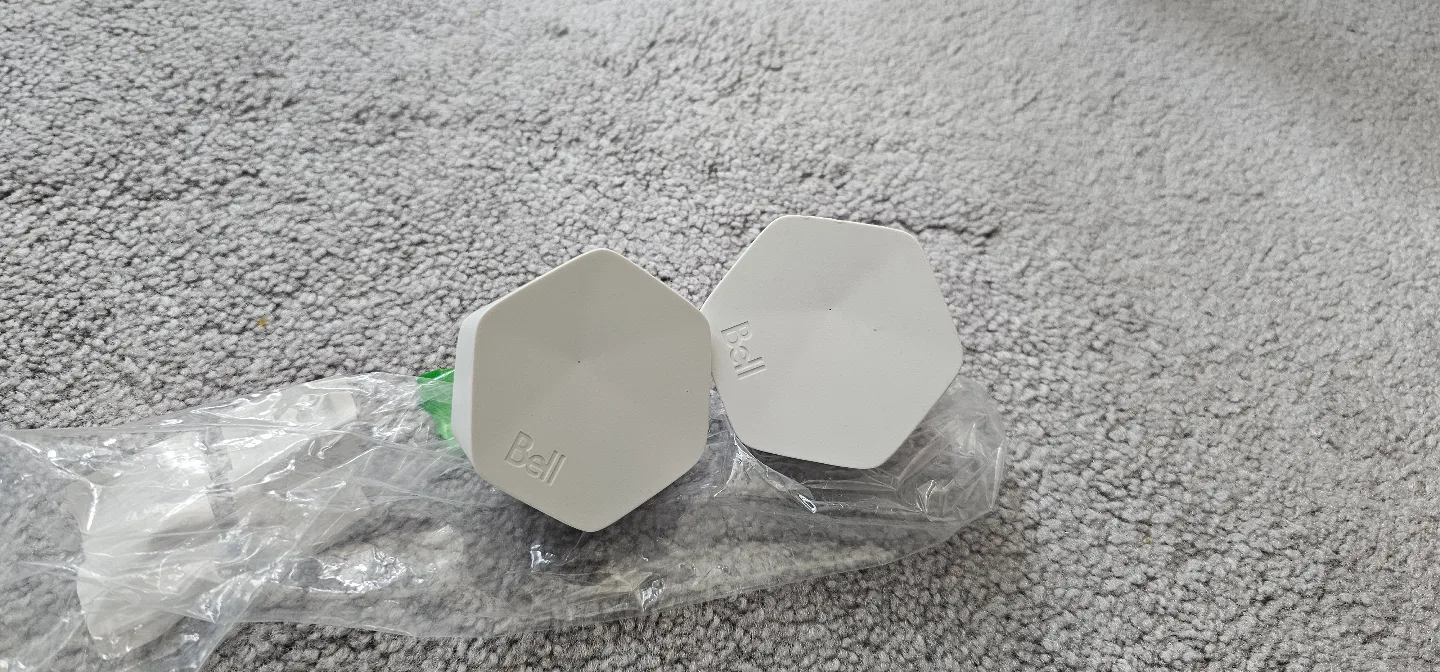 Pair of Bell Fibe Wi-Fi extenders thumbnail