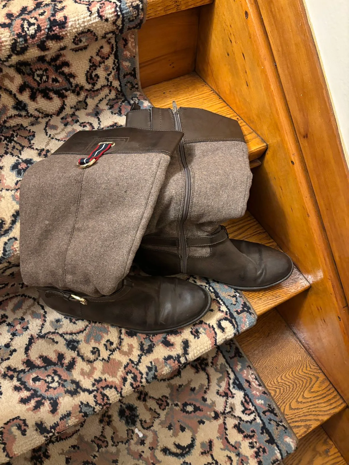 Stylish pair of leather boots🧡 thumbnail