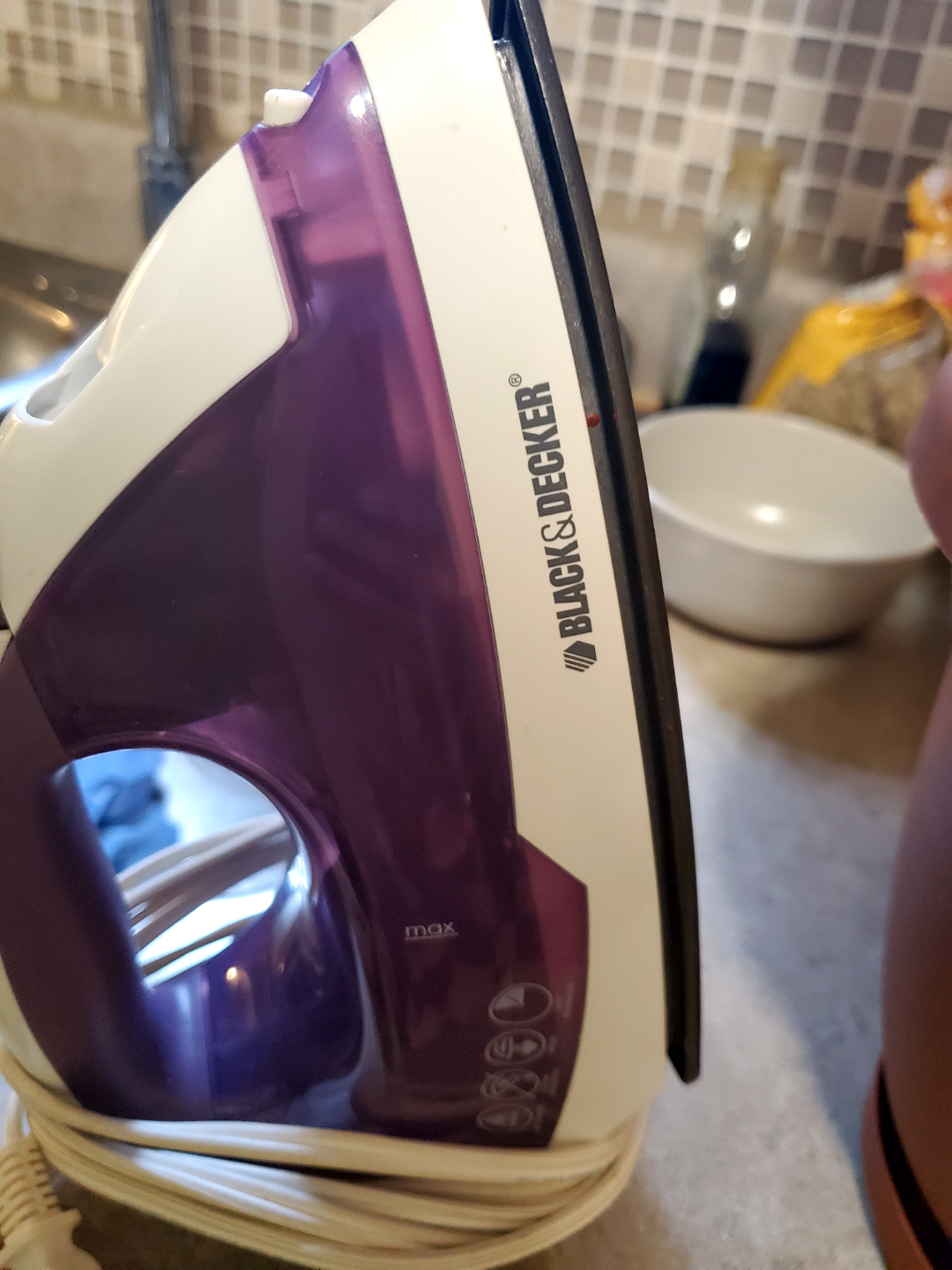 Black & Decker Purple Iron - photo 2