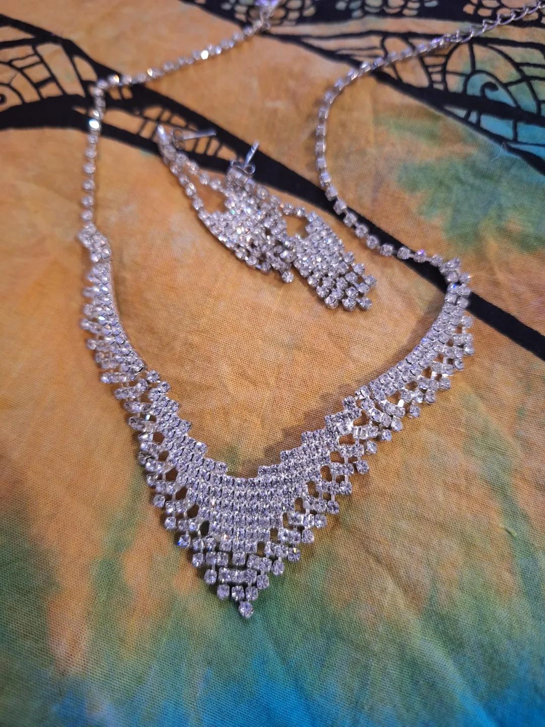 Stunning Crystal Necklace and Earring Set image indicator(2)