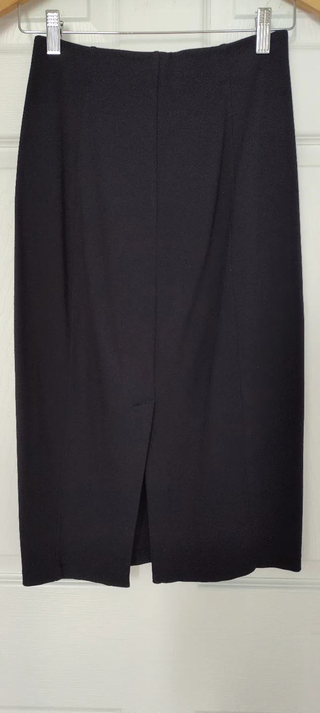 Black pencil skirt image indicator(2)