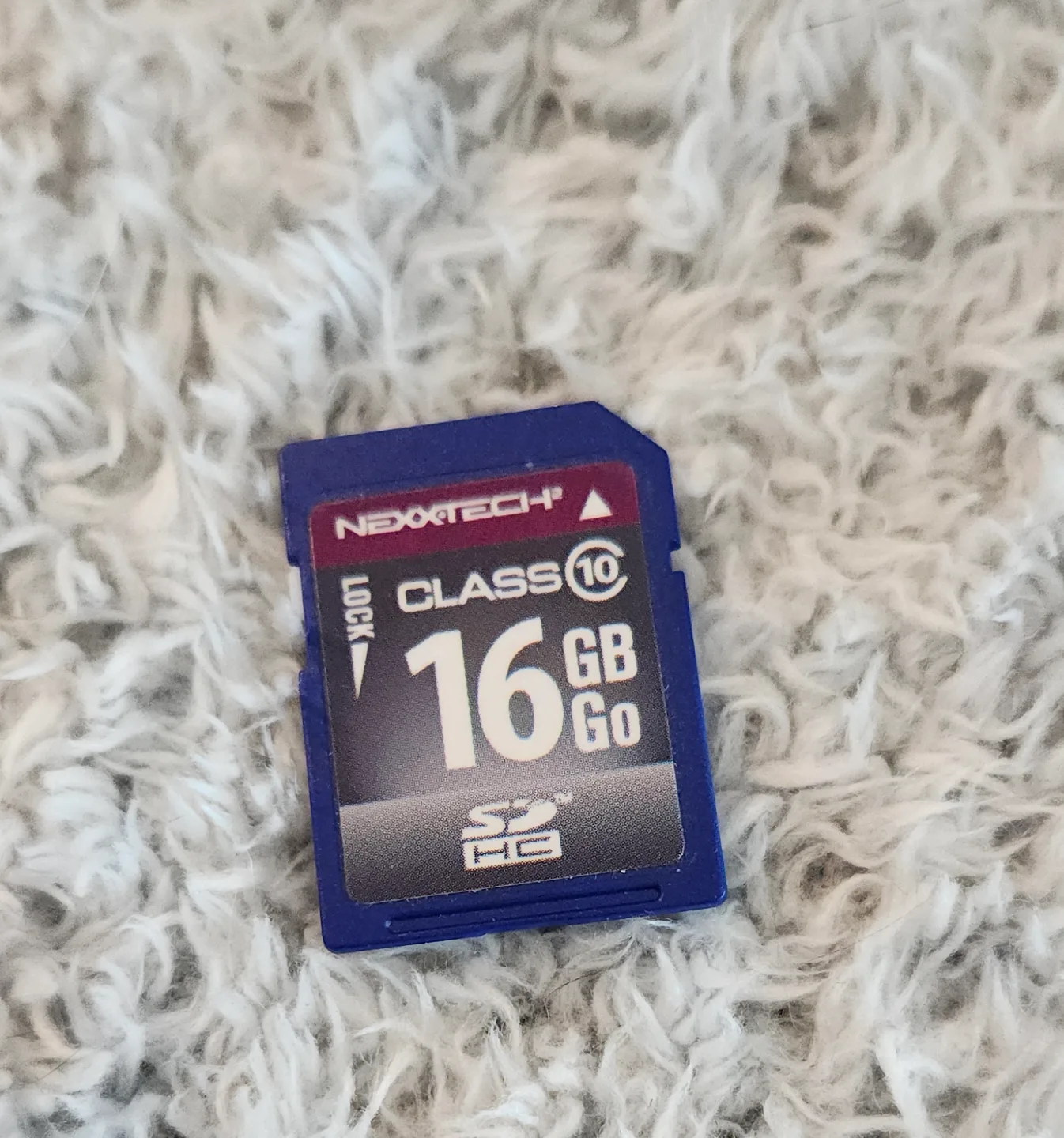 Barely used Canon Powershot ELPH 150 IS with lots of accessories image indicator(8)