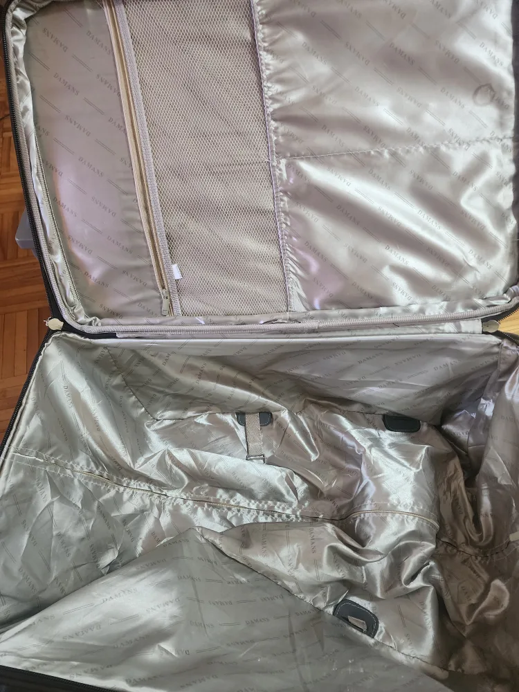 Used Damask Luggage Suitcase #freecycle image indicator(2)