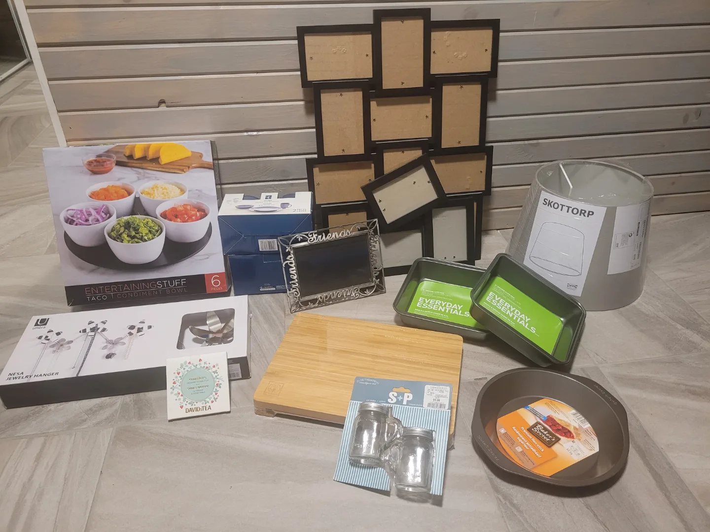 home/kitchen moving sale thumbnail